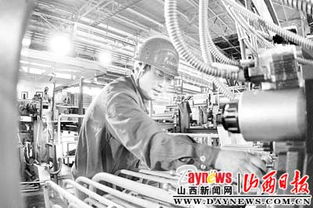 太鋼不銹冷軋廠職工管道清潔 開(kāi)展降低能源